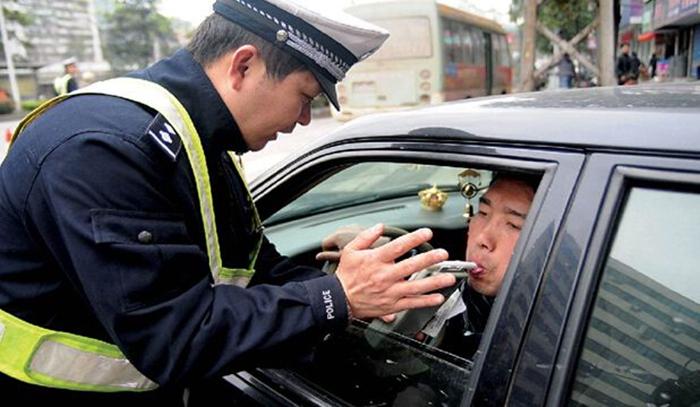 喝一瓶啤酒过多久开车不算酒驾？1瓶啤酒几小时吹不出来酒驾