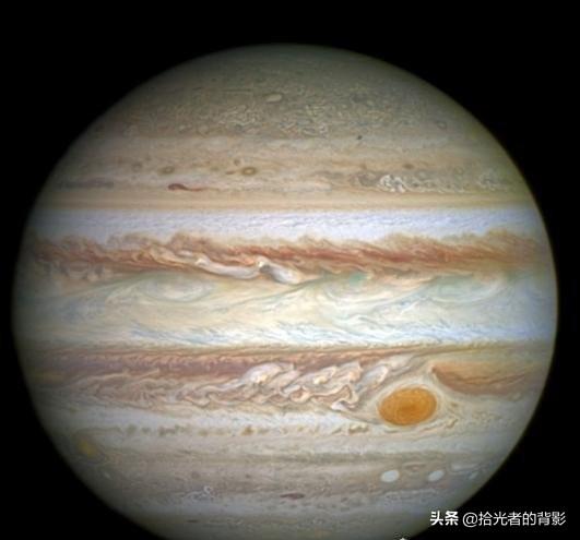 太阳系中哪个行星最大？质量是地球的1321倍